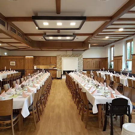 - Landgasthof Obermaier Zum Vilserwirt 3* Altfraunhofen