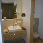 - Landgasthof Obermaier Zum Vilserwirt Vendégház