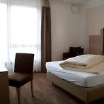 - Landgasthof Obermaier Zum Vilserwirt Vendégház Altfraunhofen