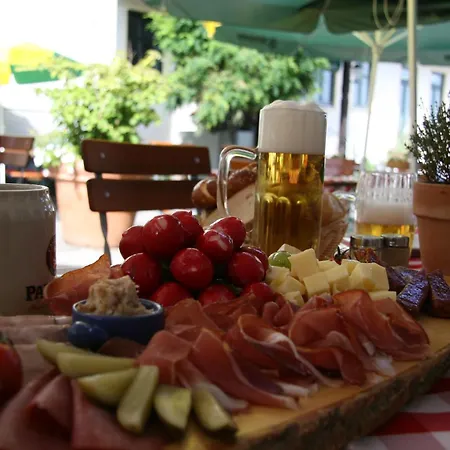 - Landgasthof Obermaier Zum Vilserwirt 3*