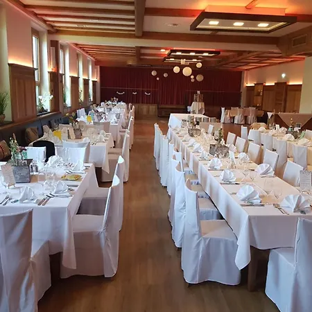 - Landgasthof Obermaier Zum Vilserwirt 3*