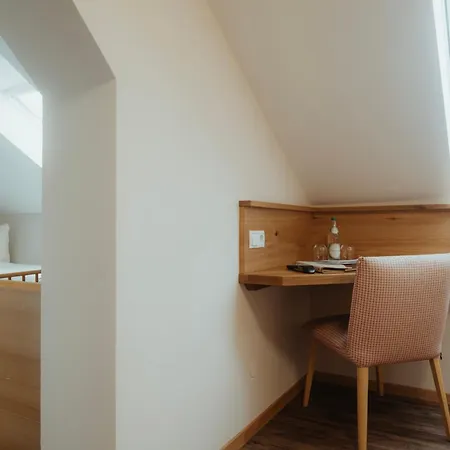 - Landgasthof Obermaier Zum Vilserwirt 3*