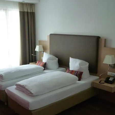 - Landgasthof Obermaier Zum Vilserwirt 3*